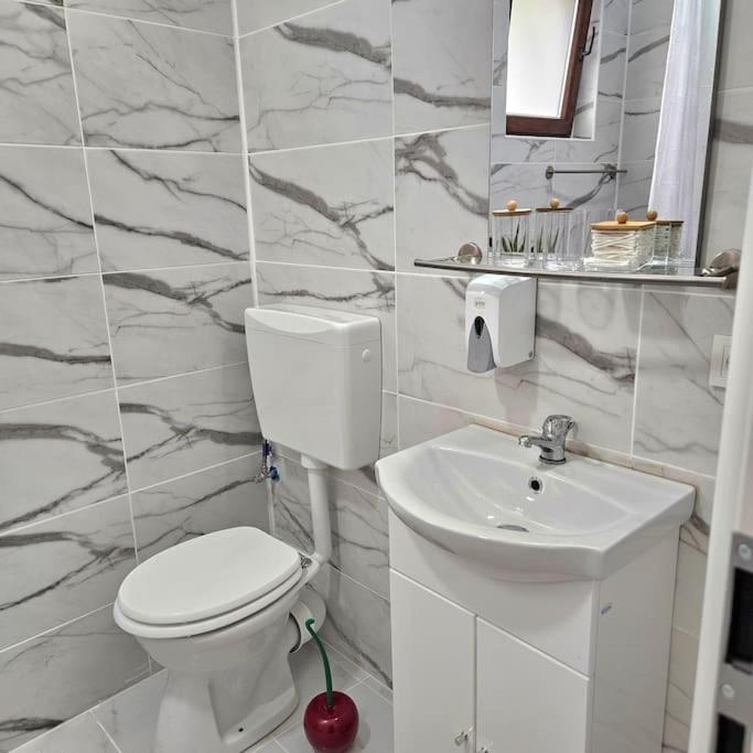 Cozy Sorada 2 Apartment Bragadiru Екстериор снимка